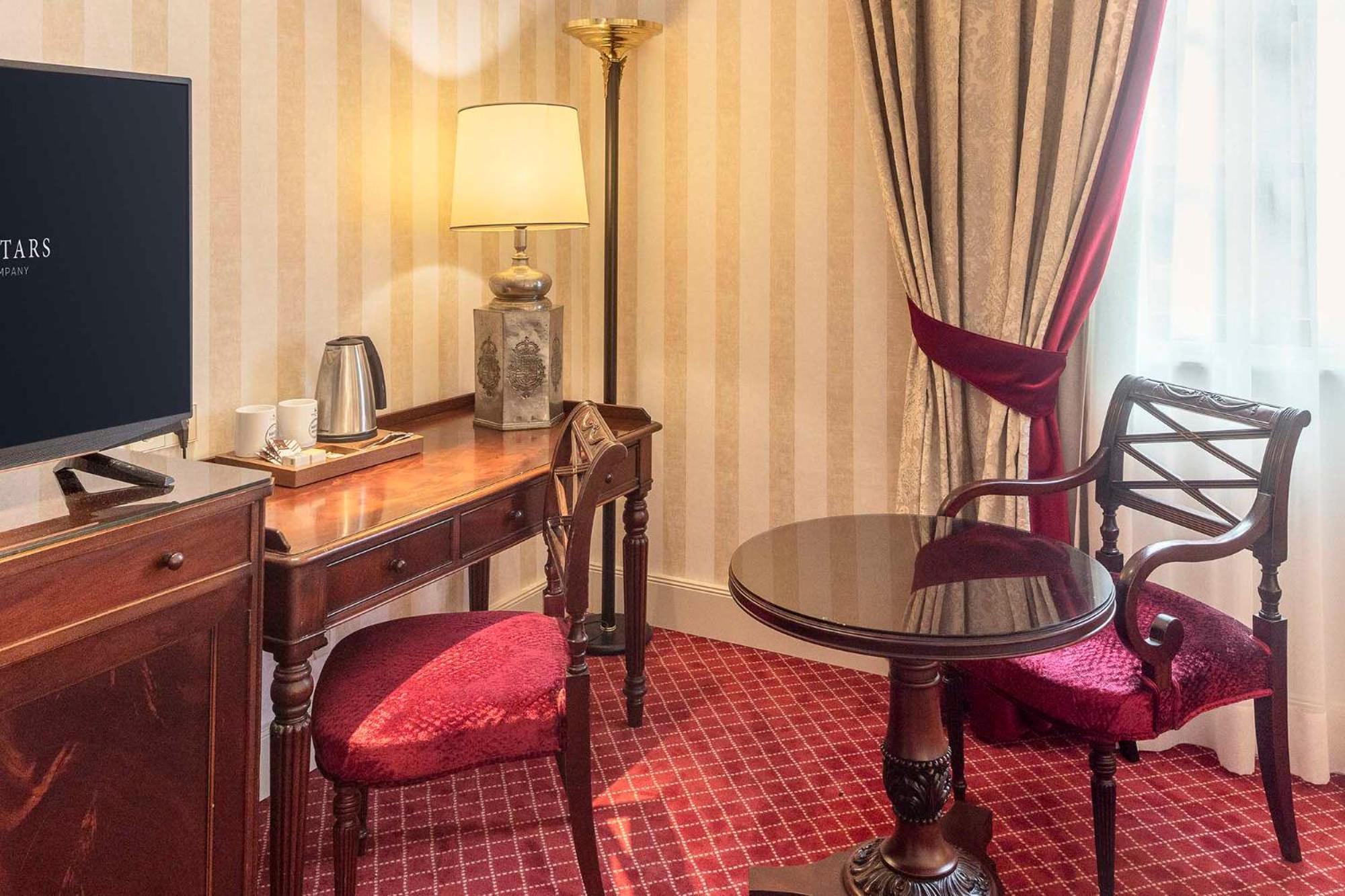 فندق يوروستارز دي لا ريكونكويستا اوفيدو المظهر الخارجي الصورة A room at the hotel