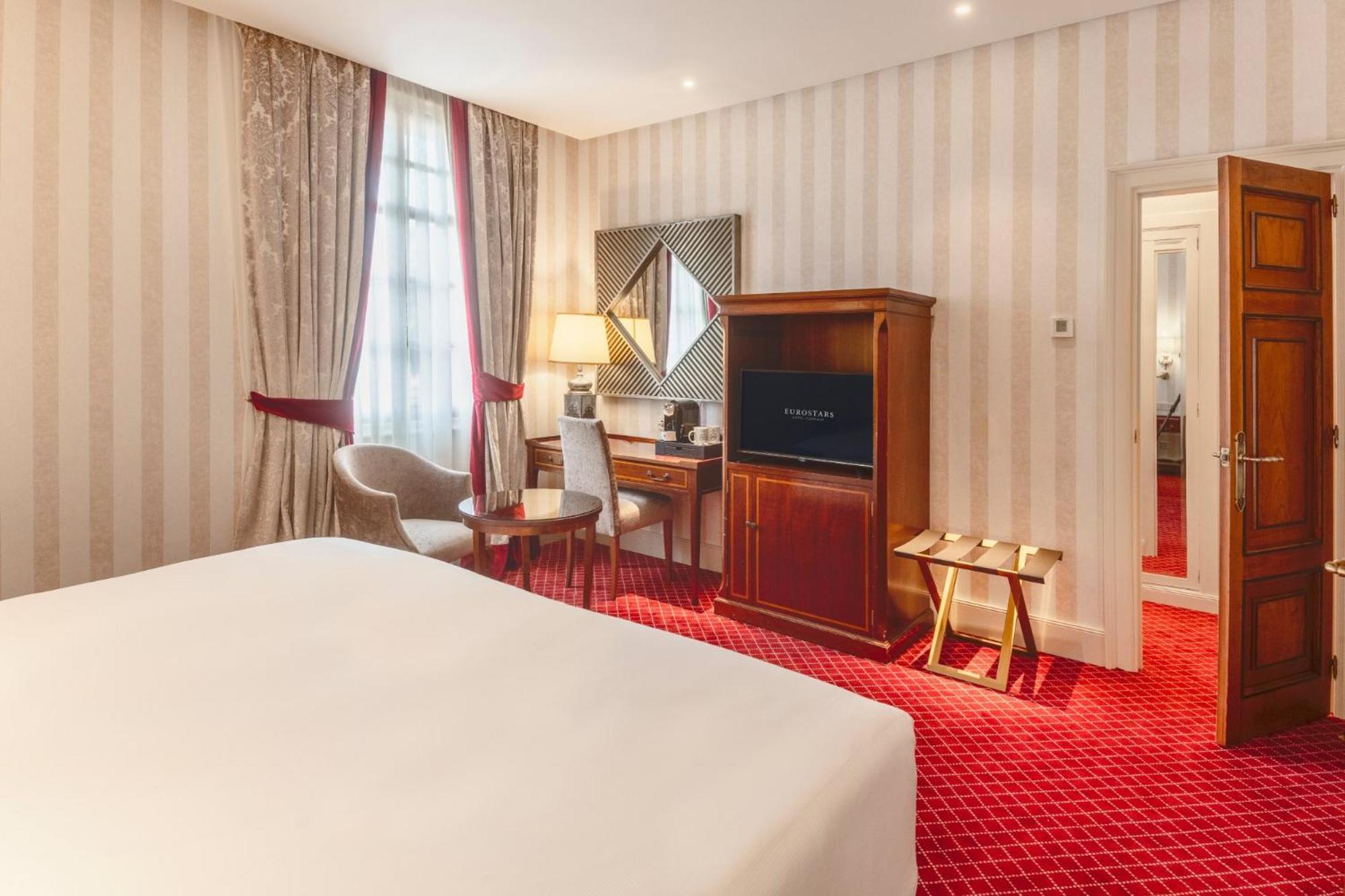 فندق يوروستارز دي لا ريكونكويستا اوفيدو المظهر الخارجي الصورة A room at the hotel