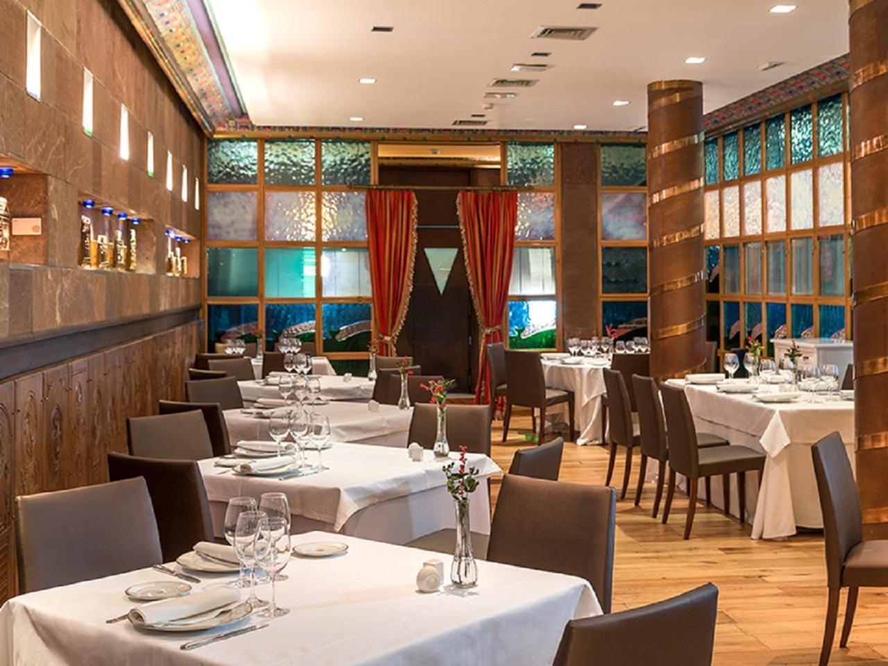 فندق يوروستارز دي لا ريكونكويستا اوفيدو المظهر الخارجي الصورة Restaurant interior